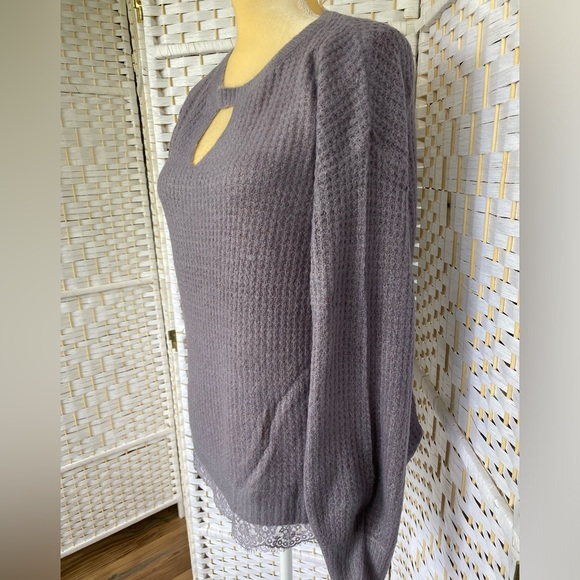 NWT Hem & Thread Waffle Knit Sweater Lace Trim Bottom Beautiful Lilac Color - Picture 11 of 16